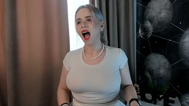 Snapshot of LynetBarritt chatting on January 26, 7:53 am LynetBarritt online show from January 26, 7:53 am