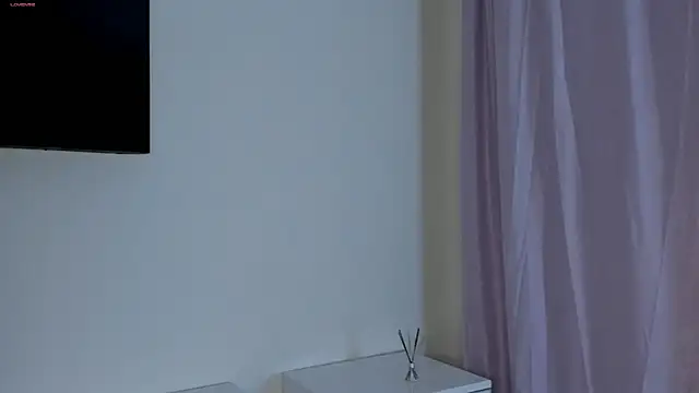 Snapshot of LynetBarritt chatting on February 12, 10:24 am LynetBarritt online show from February 12, 10:24 am