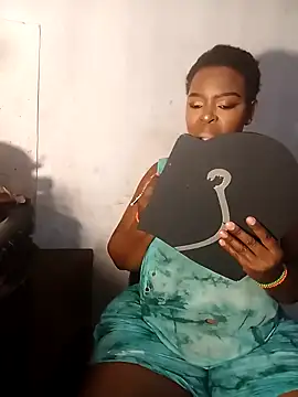 curvyloneah75 online show from March 16, 2:44 pm