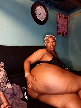 curvyloneah75 online show from September 20, 3:18 am