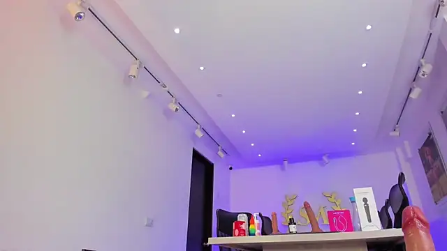 ChantalHans online show from March 28, 9:58 pm