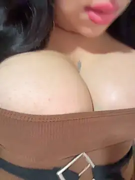 Chloe-antonella online show from April 19, 9:17 pm