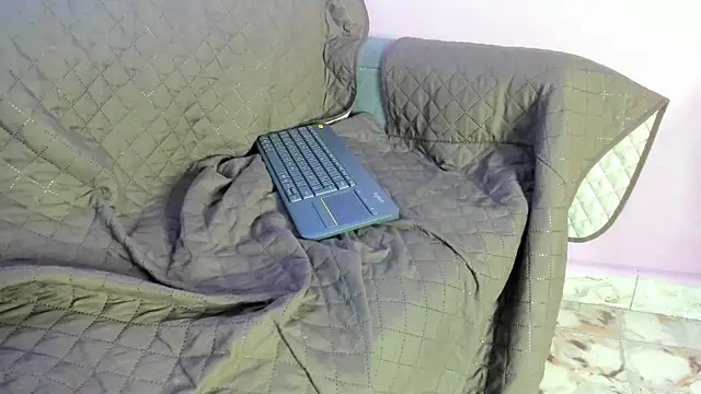 Snapshot of ZoeSmith6 chatting on January 30, 4:45 pm ZoeSmith6 online show from January 30, 4:45 pm