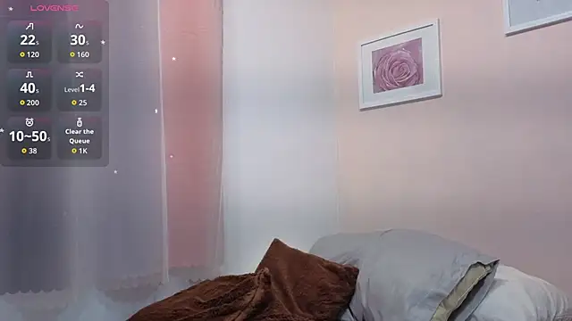 Snapshot of ZoeSmith6 chatting on October 14, 1:34 pm ZoeSmith6 online show from October 14, 1:34 pm