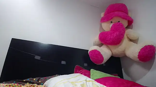 princehermosa44 online show from March 22, 8:15 pm