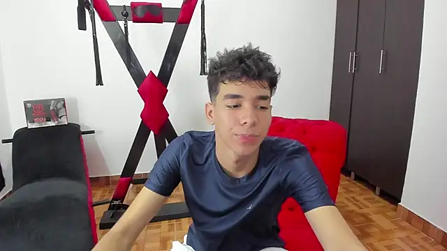 Snapshot of Harry_LatinBoy chatting on January 10, 8:15 pm Harry LatinBoy online show from January 10, 8:15 pm