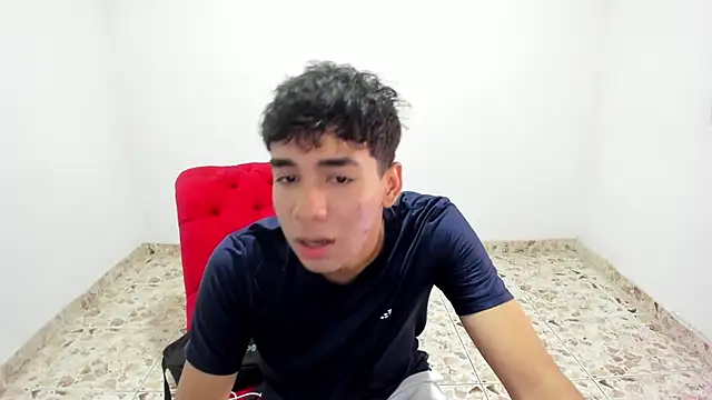 Snapshot of Harry_LatinBoy chatting on February 26, 7:49 pm Harry LatinBoy online show from February 26, 7:49 pm