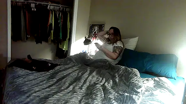 Snapshot of Fuckboy4public chatting on February 2, 3:28 pm Fuckboy4public online show from February 2, 3:28 pm