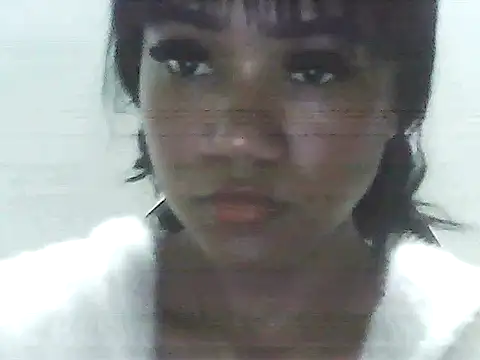 Snapshot of Fariana01 chatting on May 2, 10:04 pm Fariana01 online show from May 2, 10:04 pm