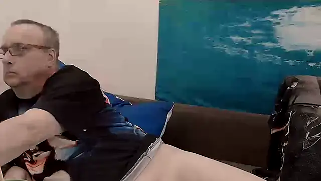 Manfred1012 online show from February 6, 2:15 pm