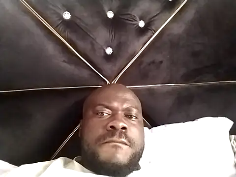 Snapshot of Suckmehar chatting on February 13, 8:38 am Suckmehar online show from February 13, 8:38 am