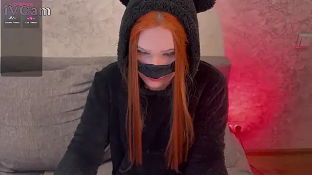 Kleo Godde online show from March 2, 6:30 pm