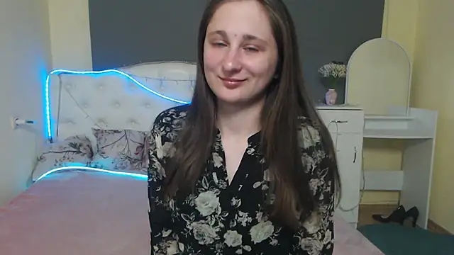 Snapshot of MichelLeee chatting on May 5, 11:40 am MichelLeee online show from May 5, 11:40 am