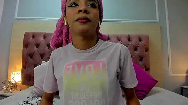 Snapshot of AshleyHill2 chatting on September 16, 3:51 am AshleyHill2 online show from September 16, 3:51 am