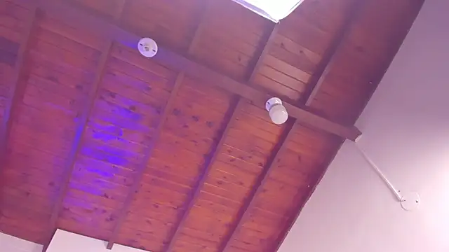 Snapshot of AshleyHill2 chatting on November 17, 3:34 am AshleyHill2 online show from November 17, 3:34 am