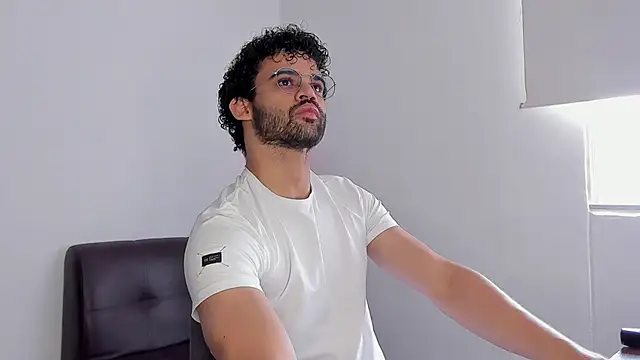 andrewChris  online show from September 10, 4:07 pm