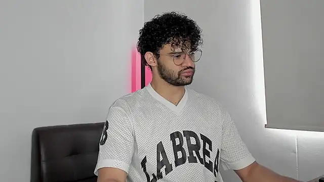 andrewChris  online show from September 12, 1:11 pm