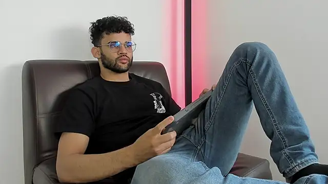 andrewChris  online show from September 16, 9:27 pm