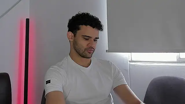 andrewChris  online show from October 6, 2:58 pm