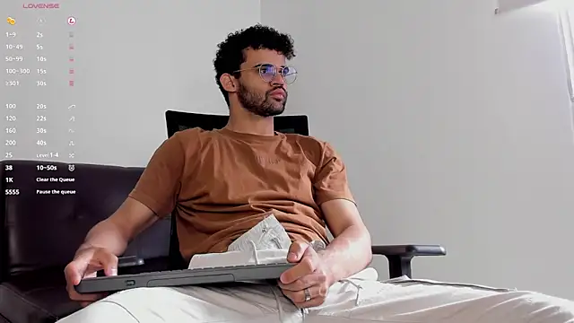 andrewChris  online show from October 28, 2:31 pm