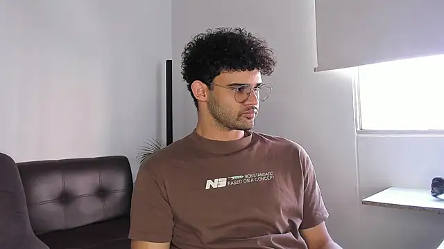 andrewChris  online show from November 5, 7:47 pm