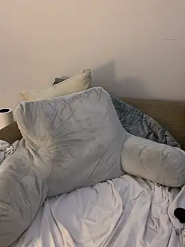 badlills201 online show from March 3, 2:18 am