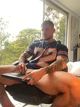 DimitriSullivan  online show from December 18, 2:45 pm