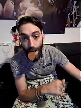 Snapshot of DaWoD030 chatting on December 16, 6:05 pm DaWoD030 online show from December 16, 6:05 pm