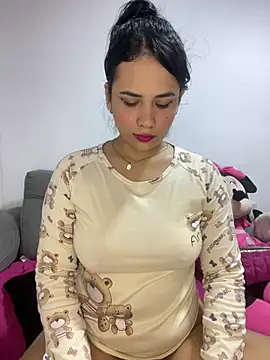 Snapshot of Leyna_Kenet chatting on January 18, 4:26 am Leyna Kenet online show from January 18, 4:26 am