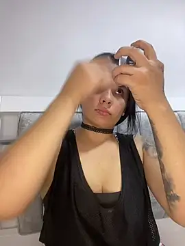 Snapshot of Leyna_Kenet chatting on January 22, 1:31 am Leyna Kenet online show from January 22, 1:31 am