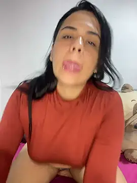 Snapshot of Leyna_Kenet chatting on January 26, 12:37 am Leyna Kenet online show from January 26, 12:37 am