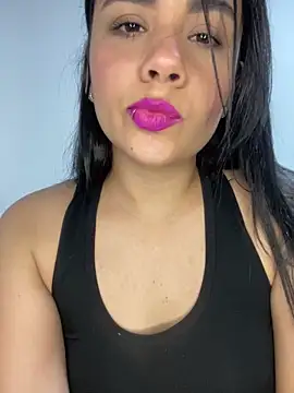 Snapshot of Leyna_Kenet chatting on January 29, 3:33 am Leyna Kenet online show from January 29, 3:33 am