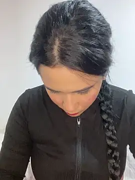 Snapshot of Leyna_Kenet chatting on February 12, 3:40 am Leyna Kenet online show from February 12, 3:40 am