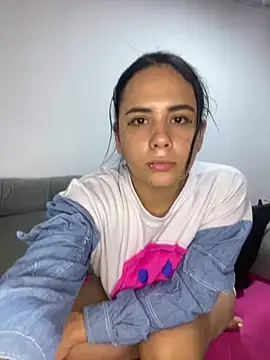 Snapshot of Leyna_Kenet chatting on March 2, 3:34 am Leyna Kenet online show from March 2, 3:34 am