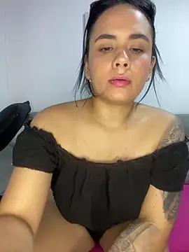 Snapshot of Leyna_Kenet chatting on March 6, 2:41 am Leyna Kenet online show from March 6, 2:41 am