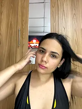 Snapshot of Leyna_Kenet chatting on November 26, 10:00 pm Leyna Kenet online show from November 26, 10:00 pm