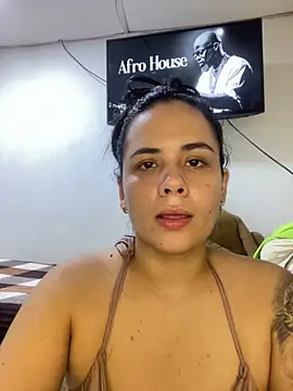 Snapshot of Leyna_Kenet chatting on December 15, 12:48 am Leyna Kenet online show from December 15, 12:48 am