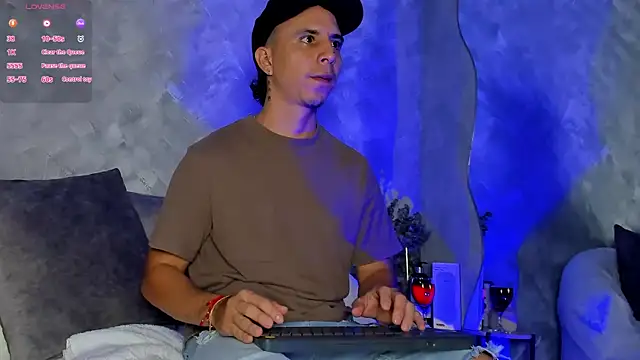 Snapshot of -Bruno-Bs chatting on October 25, 11:32 pm -Bruno-Bs online show from October 25, 11:32 pm