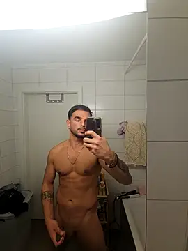 Snapshot of dasilva93 chatting on November 15, 6:00 am dasilva93 online show from November 15, 6:00 am