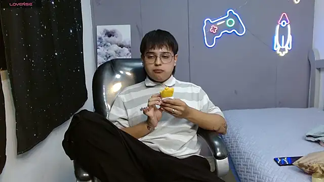 AndrewPherson online show from January 27, 7:56 pm