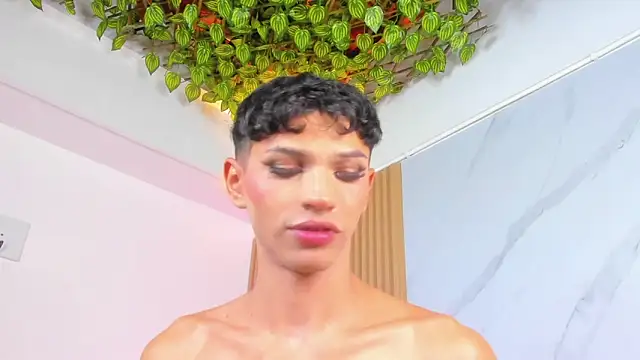 im sebaslopez online show from May 16, 1:13 am