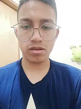 Snapshot of Tuchico_888 chatting on February 17, 6:37 pm Tuchico 888 online show from February 17, 6:37 pm