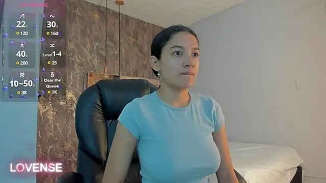 SKYLERWHIITEE online show from February 13, 3:39 am