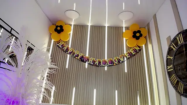 Aniie Doll online show from October 31, 8:54 pm