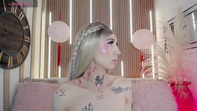 Aniie Doll online show from January 10, 8:32 pm