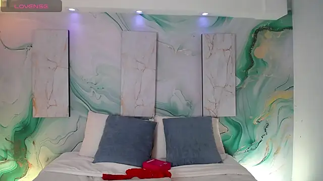 Aniie Doll online show from April 2, 8:28 pm