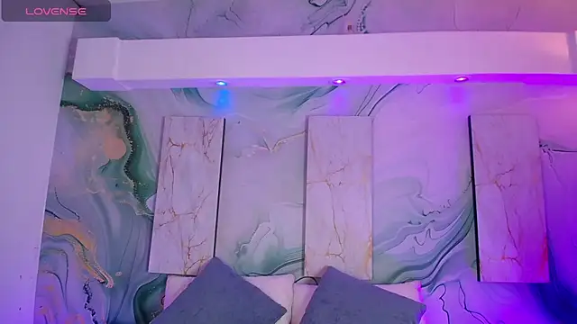 Aniie Doll online show from April 11, 8:35 pm