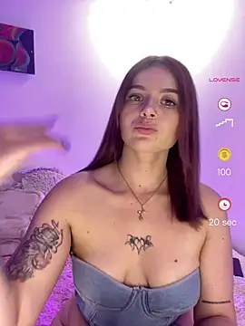 Snapshot of Valery_hilthon chatting on April 29, 12:05 am Valery hilthon online show from April 29, 12:05 am