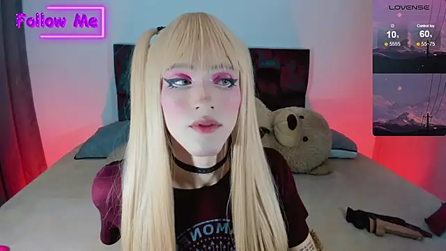 Snapshot of Kirmyy_ chatting on December 13, 12:42 am Kirmyy online show from December 13, 12:42 am