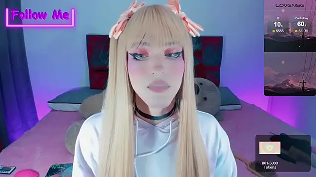 Snapshot of Kirmyy_ chatting on December 14, 12:01 am Kirmyy online show from December 14, 12:01 am